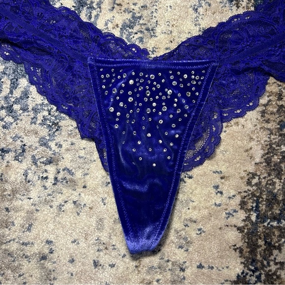 NWT Victoria’s Secret Blue Very Sexy Shine Logo Thong Size Large - Picture 2 of 6